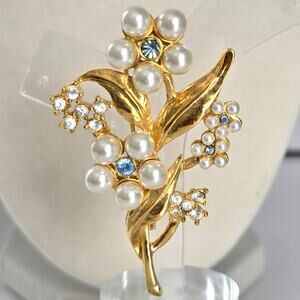 Vintage Brooch Floral Blue White Rhinestone Faux Pearl Cluster Gold Tone Leaf